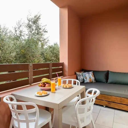Iliana Apartment *