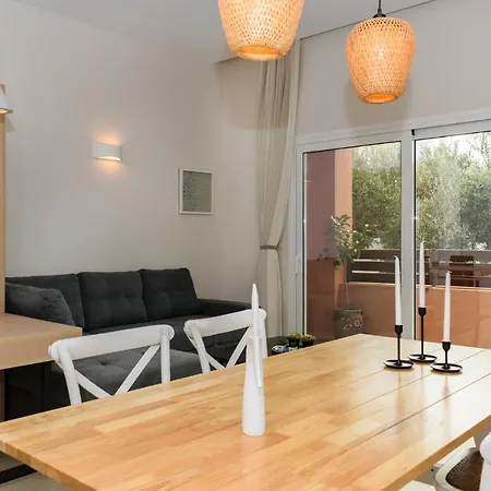 Iliana Apartment *